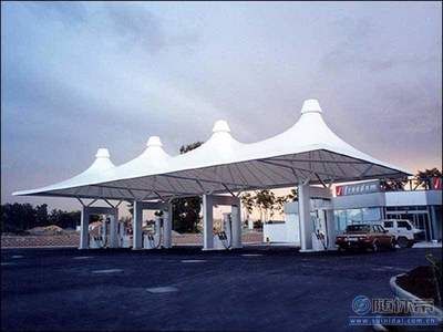 加油站上面的棚叫什么(加油站上面的棚是一種使用高強(qiáng)度柔性薄膜材料與支撐體系相結(jié)合形成) 結(jié)構(gòu)地下室施工 第3張 加油站上面的棚叫什么(加油站上面的棚是一種使用高強(qiáng)度柔性薄膜材料與支撐體系相結(jié)合形成) 結(jié)構(gòu)地下室施工 第3張