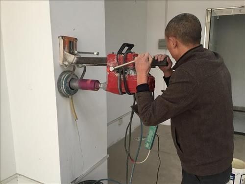 鋼結(jié)構(gòu)廠房安裝光伏板視頻(鋼結(jié)構(gòu)廠房光伏板安裝安全規(guī)范指南光伏板維護(hù)周期及方法) 裝飾工裝設(shè)計(jì) 鋼結(jié)構(gòu)廠房安裝光伏板視頻(鋼結(jié)構(gòu)廠房光伏板安裝安全規(guī)范指南光伏板維護(hù)周期及方法) 裝飾工裝設(shè)計(jì)