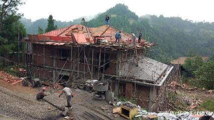 屋頂加固費(fèi)用多少合適呢(屋頂加固的費(fèi)用是多少) 建筑方案施工 第5張 屋頂加固費(fèi)用多少合適呢(屋頂加固的費(fèi)用是多少) 建筑方案施工 第5張