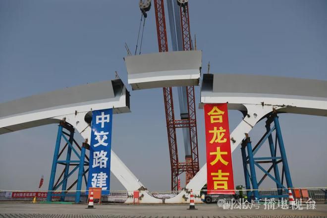 中交路建鋼結(jié)構(gòu)公司 鋼結(jié)構(gòu)鋼結(jié)構(gòu)螺旋樓梯施工 第3張 中交路建鋼結(jié)構(gòu)公司 鋼結(jié)構(gòu)鋼結(jié)構(gòu)螺旋樓梯施工 第3張