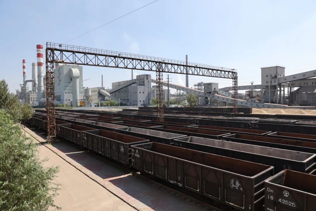 旋轉(zhuǎn)樓梯怎么固定在地面上（如何測量旋轉(zhuǎn)樓梯的尺寸以確保其與現(xiàn)有地板相匹配）