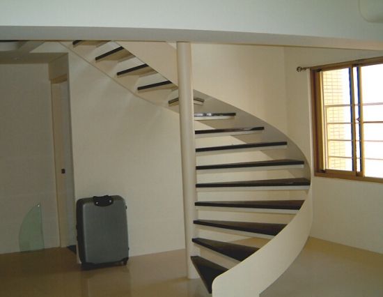 柱旋轉(zhuǎn)樓梯效果圖（中柱旋轉(zhuǎn)樓梯的安裝過(guò)程） 結(jié)構(gòu)橋梁鋼結(jié)構(gòu)施工 第1張