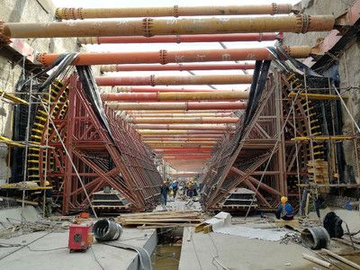 桁架式模板支架的搭設(shè)高度多少米 鋼結(jié)構(gòu)跳臺(tái)設(shè)計(jì) 第3張 桁架式模板支架的搭設(shè)高度多少米 鋼結(jié)構(gòu)跳臺(tái)設(shè)計(jì) 第3張