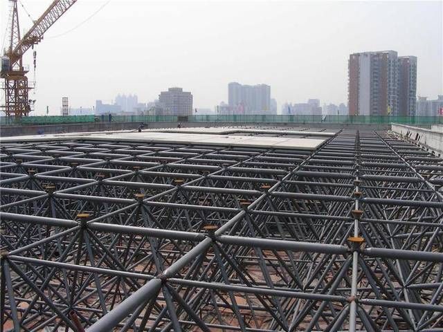 塔吊基礎(chǔ)設(shè)置規(guī)范標(biāo)準(zhǔn)最新（塔吊基礎(chǔ)設(shè)置規(guī)范標(biāo)準(zhǔn)最新對安全措施有什么要求）