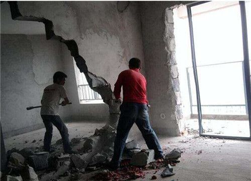 磚混結(jié)構(gòu)有梁可以拆墻嗎(如何安全拆除磚混結(jié)構(gòu)非承重墻) 結(jié)構(gòu)地下室施工 第2張 磚混結(jié)構(gòu)有梁可以拆墻嗎(如何安全拆除磚混結(jié)構(gòu)非承重墻) 結(jié)構(gòu)地下室施工 第2張