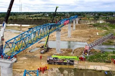 管道桁架跨越 鋼結(jié)構(gòu)跳臺(tái)設(shè)計(jì) 第2張 管道桁架跨越 鋼結(jié)構(gòu)跳臺(tái)設(shè)計(jì) 第2張