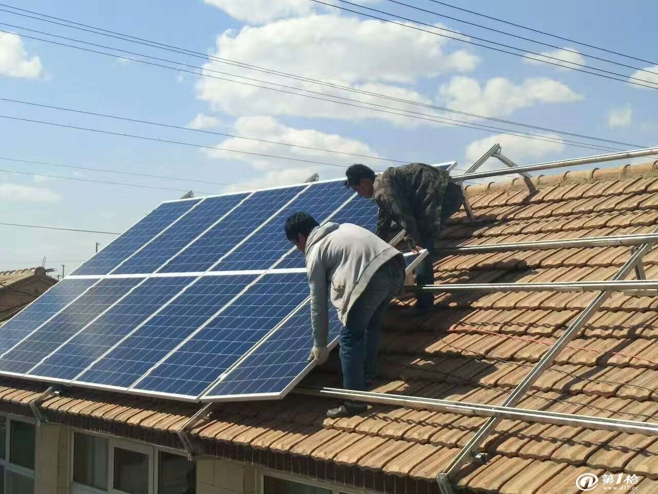 光伏板做屋頂?shù)奶茁罚ü夥灏惭b及其防范建議:光伏板安裝及其維護措施) 結構地下室設計 第5張 光伏板做屋頂?shù)奶茁罚ü夥灏惭b及其防范建議:光伏板安裝及其維護措施) 結構地下室設計 第5張