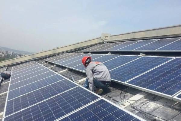 光伏防水屋頂（光伏防水屋頂?shù)膽?yīng)用） 鋼結(jié)構(gòu)鋼結(jié)構(gòu)停車場施工 第3張