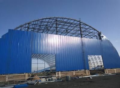 鋼結(jié)構(gòu)安裝彩板封閉施工方案（鋼結(jié)構(gòu)安裝彩板封閉施工前需要準備好彩板、螺絲、密封膠等材料）