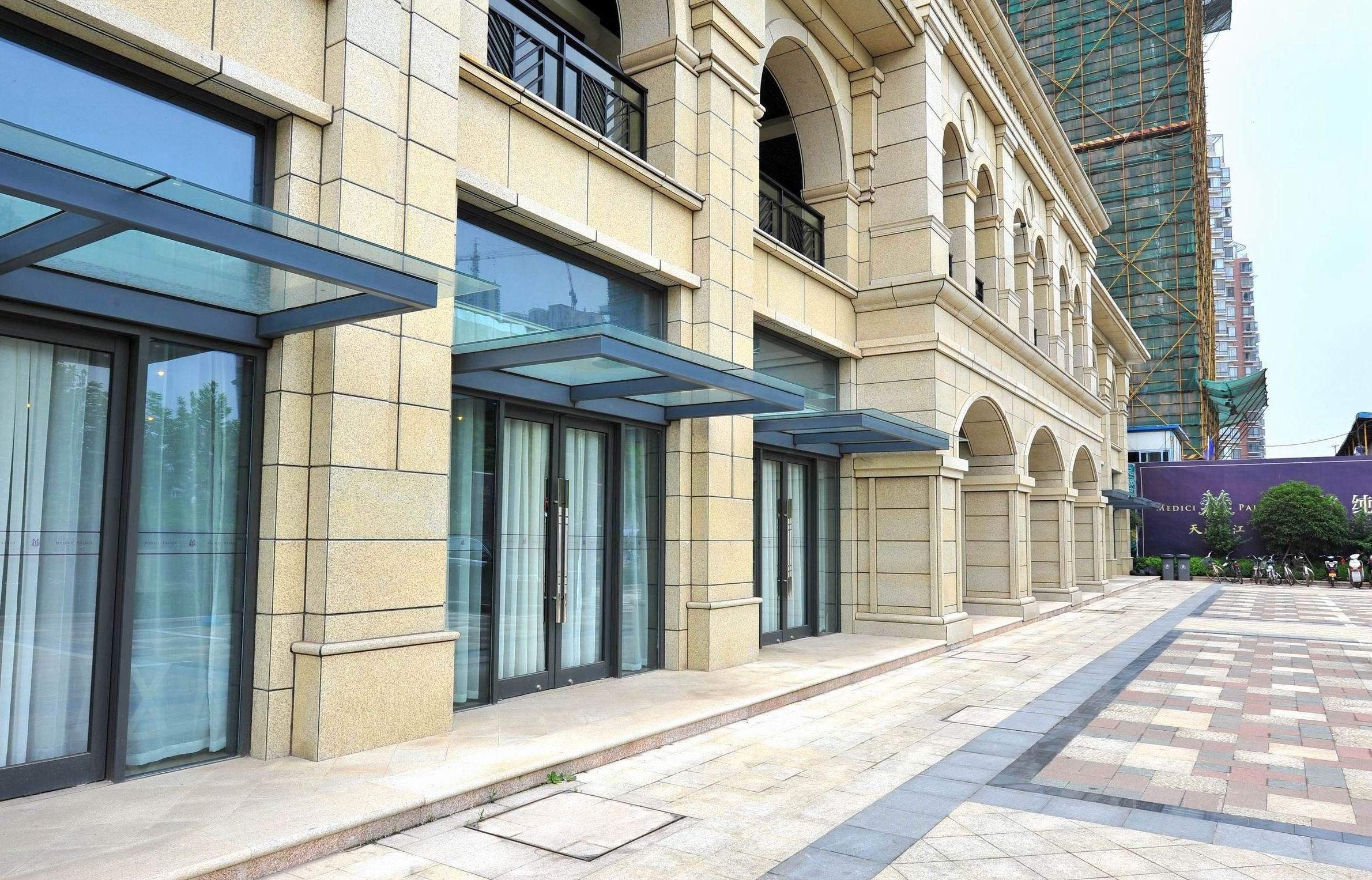 鋼架結(jié)構(gòu)的房屋外墻如何裝修（鋼架結(jié)構(gòu)外墻掛板安裝要點(diǎn)） 建筑消防施工 第3張