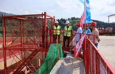 學(xué)校平面圖英文介紹（thelocationoftheschoollibrary） 北京鋼結(jié)構(gòu)設(shè)計(jì)問(wèn)答