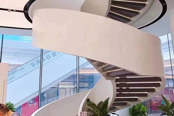 家用鋼結(jié)構(gòu)樓梯用多大的材料（鋼樓梯的踏步材料通常使用花紋鋼板厚度一般為5mm）