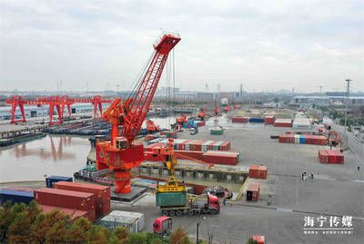 詳細(xì)閱讀:框架集裝箱在船上的位置(敞頂集裝箱在船上的位置表示方法與普通集裝箱相同) 框架集裝箱在船上的位置(敞頂集裝箱在船上的位置表示方法與普通集裝箱相同)