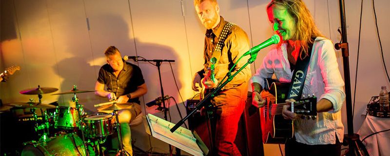 活動(dòng)舞臺(tái)搭建 鋼結(jié)構(gòu)玻璃棧道設(shè)計(jì) 第2張 活動(dòng)舞臺(tái)搭建 鋼結(jié)構(gòu)玻璃棧道設(shè)計(jì) 第2張