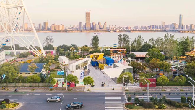 集裝箱組成的夜態(tài)商業(yè)街取名 北京網(wǎng)架設(shè)計 第3張 集裝箱組成的夜態(tài)商業(yè)街取名 北京網(wǎng)架設(shè)計 第3張