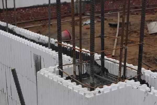 鋼結(jié)構(gòu)別墅好還是混凝土好呢(鋼結(jié)構(gòu)別墅與混凝土別墅各有優(yōu)劣) 建筑方案施工 第4張 鋼結(jié)構(gòu)別墅好還是混凝土好呢(鋼結(jié)構(gòu)別墅與混凝土別墅各有優(yōu)劣) 建筑方案施工 第4張