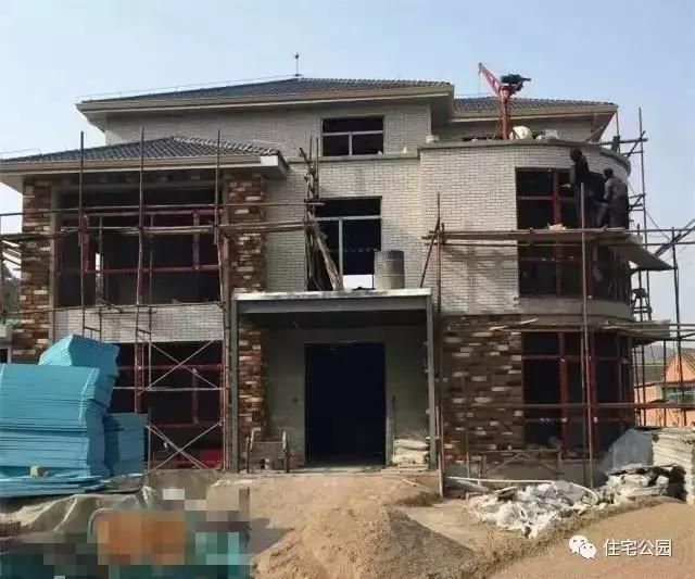 別墅鋼結(jié)構屋頂隔熱嗎好嗎(別墅鋼結(jié)構屋頂隔熱施工流程鋼結(jié)構屋頂隔熱效果案例) 結(jié)構橋梁鋼結(jié)構施工 第4張 別墅鋼結(jié)構屋頂隔熱嗎好嗎(別墅鋼結(jié)構屋頂隔熱施工流程鋼結(jié)構屋頂隔熱效果案例) 結(jié)構橋梁鋼結(jié)構施工 第4張