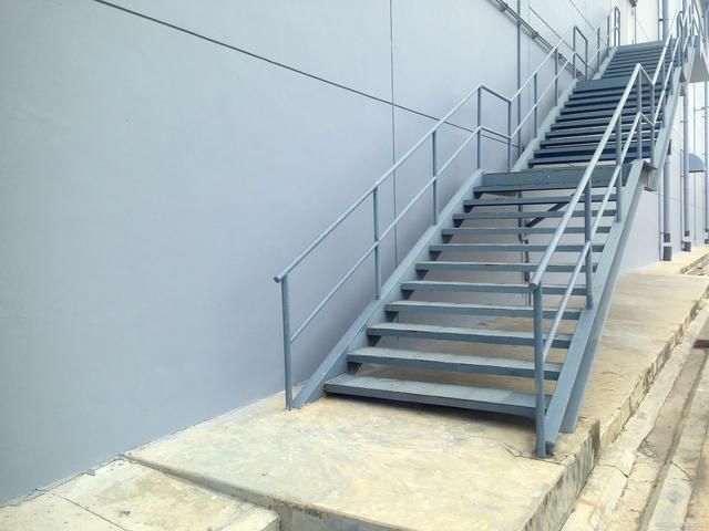 鋼結(jié)構(gòu)樓梯怎么算價格 裝飾幕墻施工 第1張