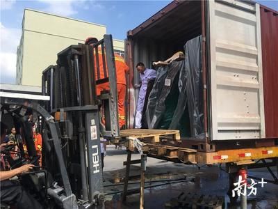 集裝箱木架子 裝飾幕墻設計 第1張 集裝箱木架子 裝飾幕墻設計 第1張