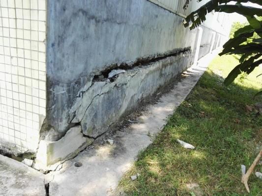 風(fēng)災(zāi)后建筑結(jié)構(gòu)加固案例(風(fēng)災(zāi)后建筑結(jié)構(gòu)加固技術(shù)對建筑結(jié)構(gòu)的影響與加固技術(shù)對比) 結(jié)構(gòu)框架設(shè)計 第2張 風(fēng)災(zāi)后建筑結(jié)構(gòu)加固案例(風(fēng)災(zāi)后建筑結(jié)構(gòu)加固技術(shù)對建筑結(jié)構(gòu)的影響與加固技術(shù)對比) 結(jié)構(gòu)框架設(shè)計 第2張