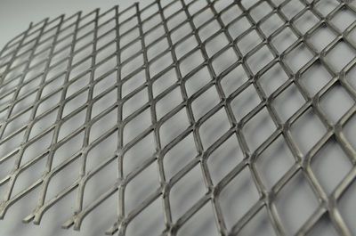 鋼板材質(zhì)對比及應(yīng)用領(lǐng)域 鋼結(jié)構(gòu)玻璃棧道施工 第5張