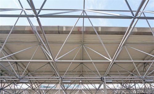 包鋼加固后構(gòu)件耐久性提升策略 鋼結(jié)構(gòu)玻璃棧道設(shè)計(jì) 第4張 包鋼加固后構(gòu)件耐久性提升策略 鋼結(jié)構(gòu)玻璃棧道設(shè)計(jì) 第4張