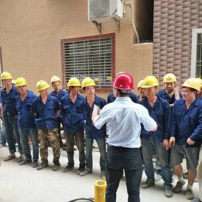 包鋼加固施工的安全防護措施 裝飾工裝設(shè)計 第1張 包鋼加固施工的安全防護措施 裝飾工裝設(shè)計 第1張