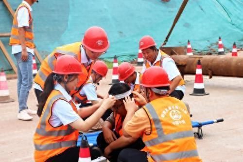 鋼梁加固施工應(yīng)急演練最佳實踐 鋼結(jié)構(gòu)鋼結(jié)構(gòu)停車場施工 第5張 鋼梁加固施工應(yīng)急演練最佳實踐 鋼結(jié)構(gòu)鋼結(jié)構(gòu)停車場施工 第5張