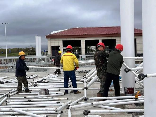 加油站網(wǎng)架怎么組裝圖片 鋼結(jié)構(gòu)跳臺(tái)設(shè)計(jì) 第5張