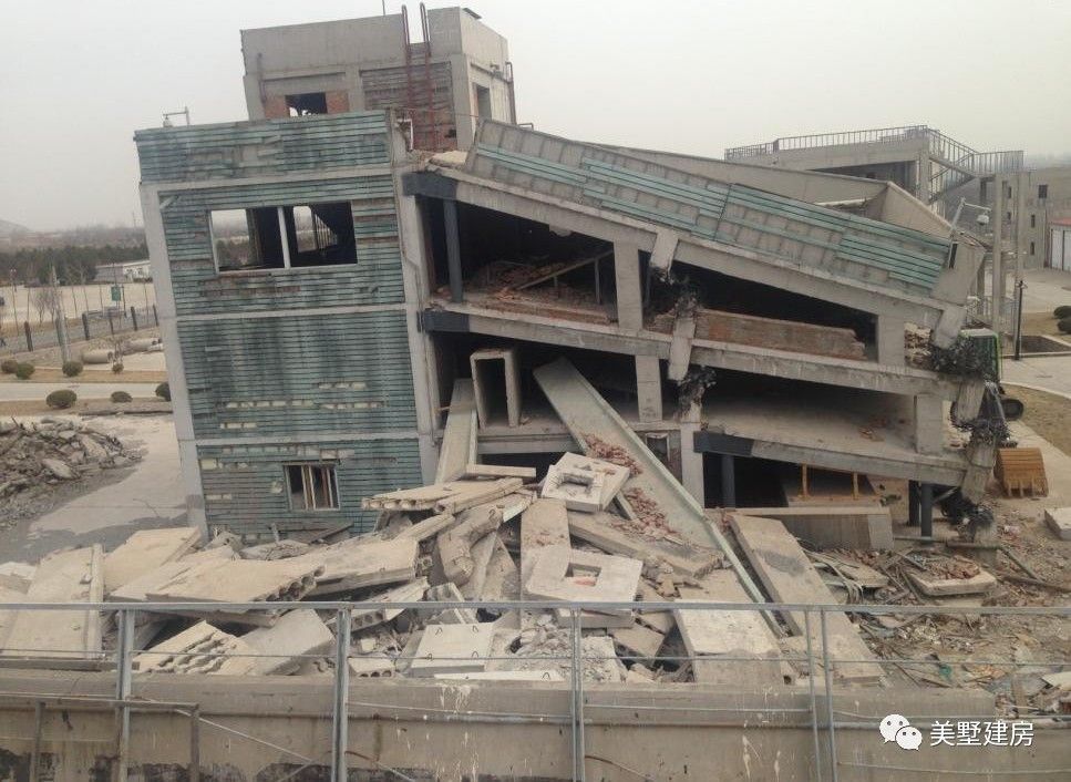 地震多發(fā)區(qū)建筑抗震設(shè)計(jì)要點(diǎn)（地震多發(fā)區(qū)建筑抗震設(shè)計(jì)原理與技術(shù)要點(diǎn)） 鋼結(jié)構(gòu)蹦極設(shè)計(jì) 第4張