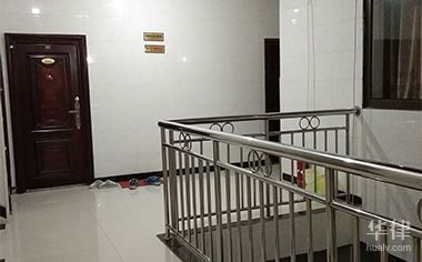 廠房轉(zhuǎn)租注意事項及流程(廠房轉(zhuǎn)租合同注意事項) 鋼結(jié)構(gòu)跳臺施工 第1張 廠房轉(zhuǎn)租注意事項及流程(廠房轉(zhuǎn)租合同注意事項) 鋼結(jié)構(gòu)跳臺施工 第1張