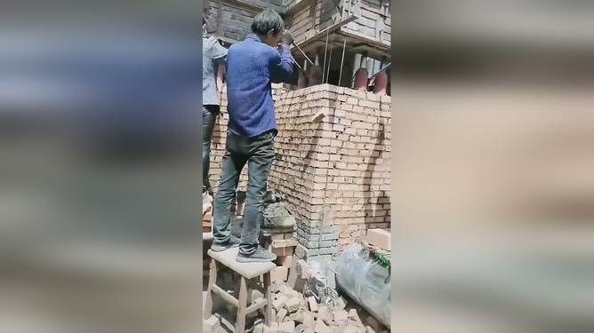 屋頂加高辦法（如果你的房屋需要加高屋頂，可以采用以下幾種方法改善居住環(huán)境）