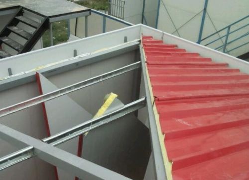 彩鋼板房頂施工做法視頻彩鋼板怎么安裝（彩鋼板房頂安裝的詳細步驟，彩鋼板房頂防水處理技巧） 北京加固設計（加固設計公司） 第2張