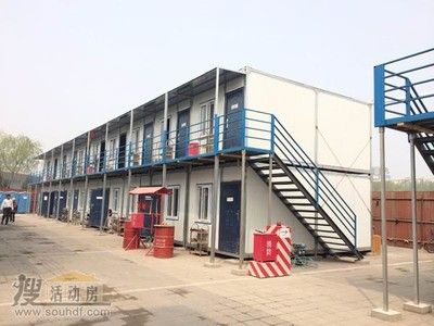 彩鋼房鋼架結構搭建圖片(彩鋼房搭建流程包括以下幾個步驟:彩鋼房鋼結構搭建方法參考) 鋼結構鋼結構停車場設計 第4張 彩鋼房鋼架結構搭建圖片(彩鋼房搭建流程包括以下幾個步驟:彩鋼房鋼結構搭建方法參考) 鋼結構鋼結構停車場設計 第4張