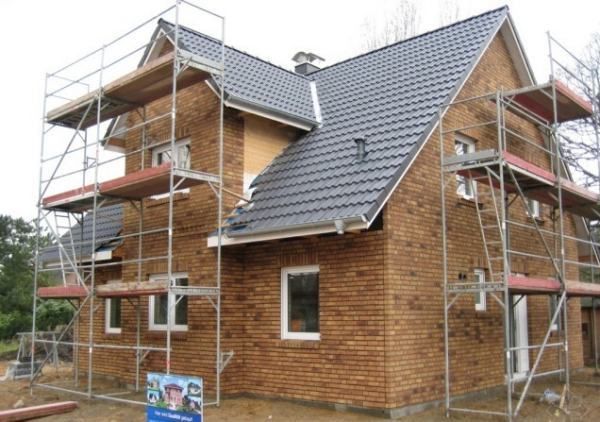 屋架承重特點(diǎn)（屋架承重在現(xiàn)代建筑中的應(yīng)用） 鋼結(jié)構(gòu)框架施工 第3張