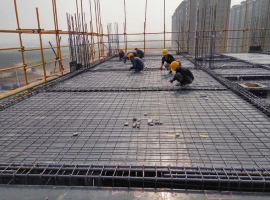 屋面鋼筋鋪設(屋面鋼筋鋪設的一些關鍵步驟和要求) 鋼結構玻璃棧道施工 第5張 屋面鋼筋鋪設(屋面鋼筋鋪設的一些關鍵步驟和要求) 鋼結構玻璃棧道施工 第5張