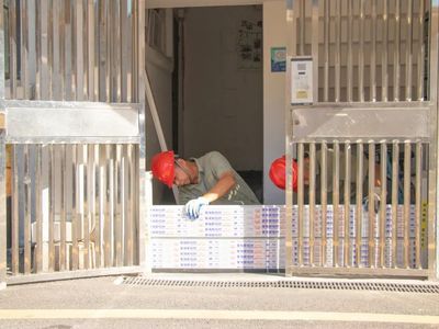 屋面修繕安全技術(shù)措施(屋面修繕安全培訓(xùn)) 建筑方案設(shè)計 第4張 屋面修繕安全技術(shù)措施(屋面修繕安全培訓(xùn)) 建筑方案設(shè)計 第4張