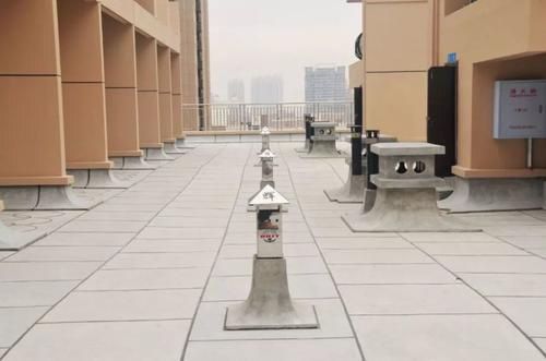 屋面板加固和屋面工程誰先誰后(屋面板加固和屋面工程的順序) 鋼結構玻璃棧道施工 第3張 屋面板加固和屋面工程誰先誰后(屋面板加固和屋面工程的順序) 鋼結構玻璃棧道施工 第3張