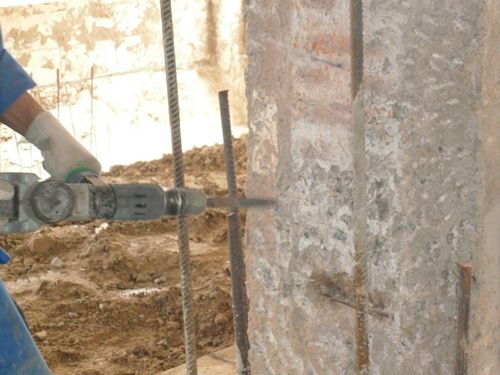 混凝土柱子加固方案(柱外包鋼加固法的案例分析) 北京加固設(shè)計(jì)(加固設(shè)計(jì)公司) 第4張 混凝土柱子加固方案(柱外包鋼加固法的案例分析) 北京加固設(shè)計(jì)(加固設(shè)計(jì)公司) 第4張