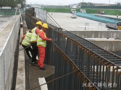 正規(guī)建筑改造加固公司做工細(xì)致（建筑加固公司資質(zhì)查詢方法） 鋼結(jié)構(gòu)玻璃棧道施工 第5張