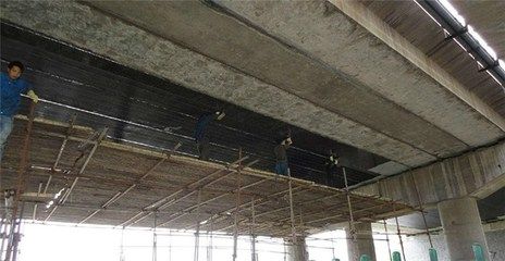 碳纖維加固法在橋梁中的應(yīng)用案例（日本碳纖維加固技術(shù)橋梁加固技術(shù)的優(yōu)點:碳纖維加固技術(shù)） 鋼結(jié)構(gòu)框架施工 第5張