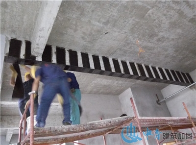 纖維增強(qiáng)塑料加固法的優(yōu)缺點(diǎn)，纖維增強(qiáng)塑料加固法，優(yōu)缺點(diǎn)全解析 行業(yè)新聞 第5張