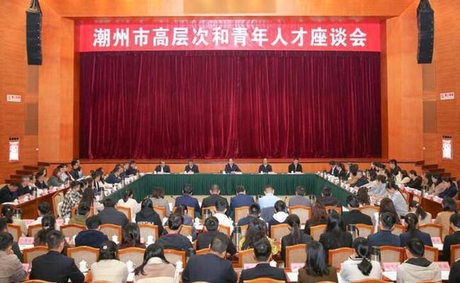 楊群峰教學(xué)理念與方法，楊群峰，獨特教學(xué)理念與多元方法的探索之旅 行業(yè)新聞 第1張