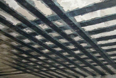 碳纖維加固在地震區(qū)的應用，碳纖維加固技術，地震區(qū)建筑加固的有力護盾，將碳纖維加固技術比作護盾，形象地突出其在地震區(qū)對建筑起到保護作用的特點， 行業(yè)新聞 第3張