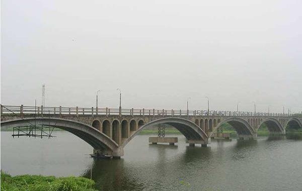 橋梁加固施工周期案例分析，橋梁加固施工周期案例剖析，時(shí)長(zhǎng)、因素與優(yōu)化之道，既點(diǎn)明了核心是關(guān)于橋梁加固施工周期的案例分析，又涵蓋了可能會(huì)涉及的施工時(shí)長(zhǎng)、影響周期的因素以及潛在的優(yōu)化方向等關(guān)鍵內(nèi)容，較為全面且能吸引關(guān)注該領(lǐng)域讀者的興趣。 行業(yè)新聞 第4張