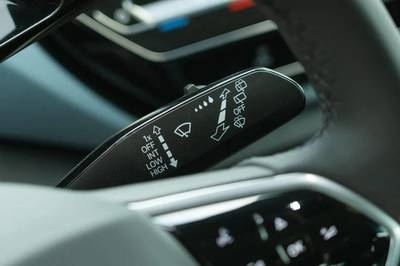 碳纖維布在新能源車的應(yīng)用，碳纖維布在新能源汽車中的創(chuàng)新應(yīng)用與優(yōu)勢 行業(yè)新聞 第3張