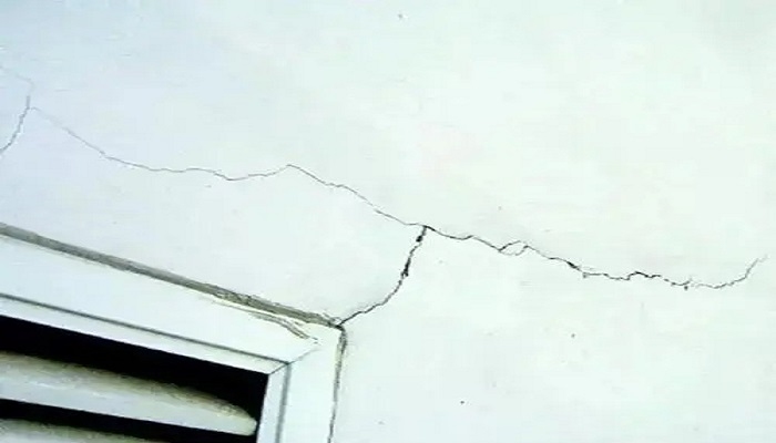 裂縫發(fā)展對結(jié)構(gòu)安全影響，幾種不同風(fēng)格的標題供你參考，你可以根據(jù)具體使用場景進行選擇，，聚焦裂縫發(fā)展，解鎖其對結(jié)構(gòu)安全的關(guān)鍵影響，探秘裂縫發(fā)展與結(jié)構(gòu)安全之間的緊密關(guān)聯(lián)，剖析裂縫發(fā)展如何沖擊結(jié)構(gòu)安全防線 行業(yè)新聞 第1張