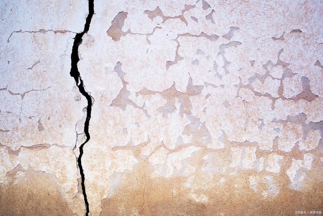 裂縫發(fā)展對結(jié)構(gòu)安全影響，幾種不同風(fēng)格的標題供你參考，你可以根據(jù)具體使用場景進行選擇，，聚焦裂縫發(fā)展，解鎖其對結(jié)構(gòu)安全的關(guān)鍵影響，探秘裂縫發(fā)展與結(jié)構(gòu)安全之間的緊密關(guān)聯(lián)，剖析裂縫發(fā)展如何沖擊結(jié)構(gòu)安全防線 行業(yè)新聞 第5張