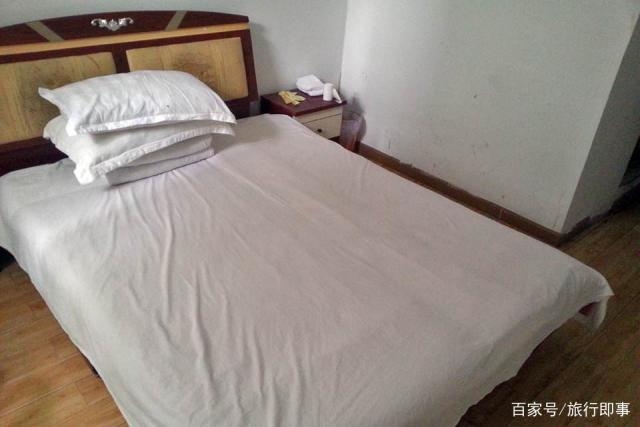 三十間客房如何經(jīng)營，幾種不同風(fēng)格的標(biāo)題供你參考，，解鎖經(jīng)營之道，三十間客房的創(chuàng)富密碼，聚焦三十間客房，探尋高效經(jīng)營新思路，破局之策，如何玩轉(zhuǎn)