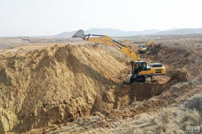 耐磨鋼板在礦山開采中的具體案例，幾種不同風格的標題供你參考，你可以根據實際需求進行選擇，，礦山開采實戰(zhàn)，耐磨鋼板應用典型案例解析，聚焦礦山開采，耐磨鋼板助力作業(yè)的經典案例，揭秘礦山開采